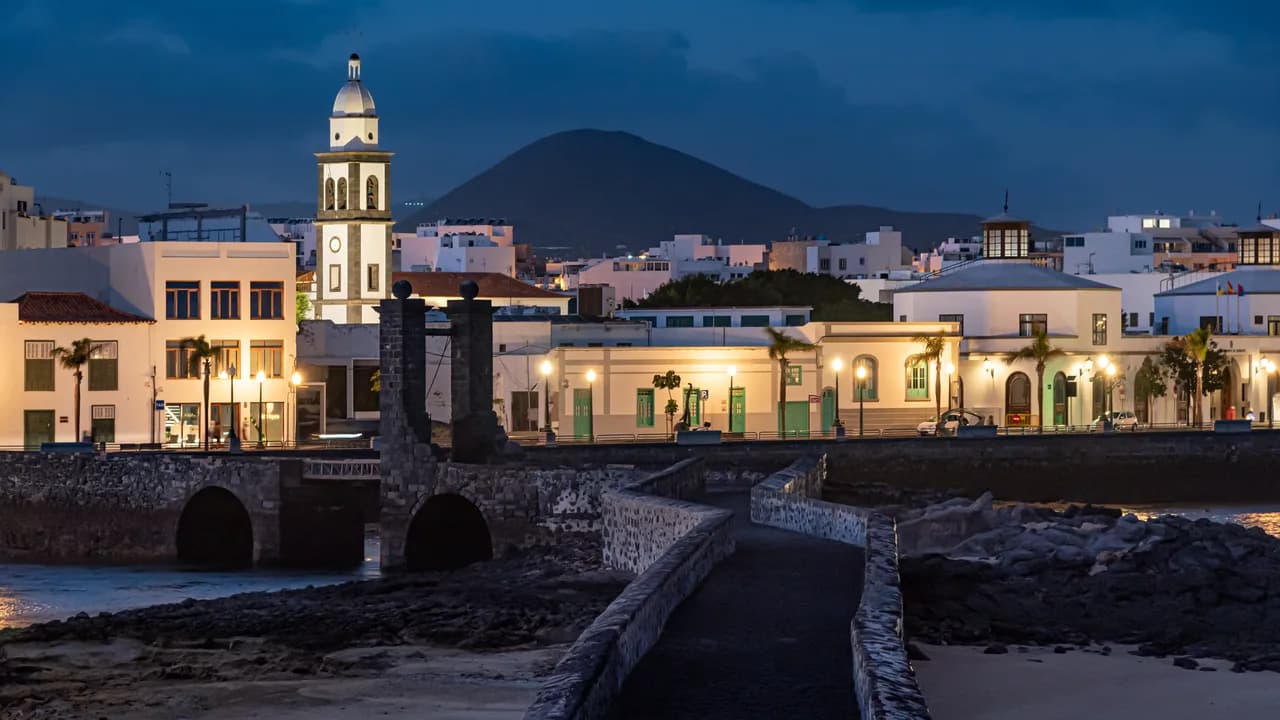 Planning Your Trip to Arrecife Carnival: Key Tips & Getting Around