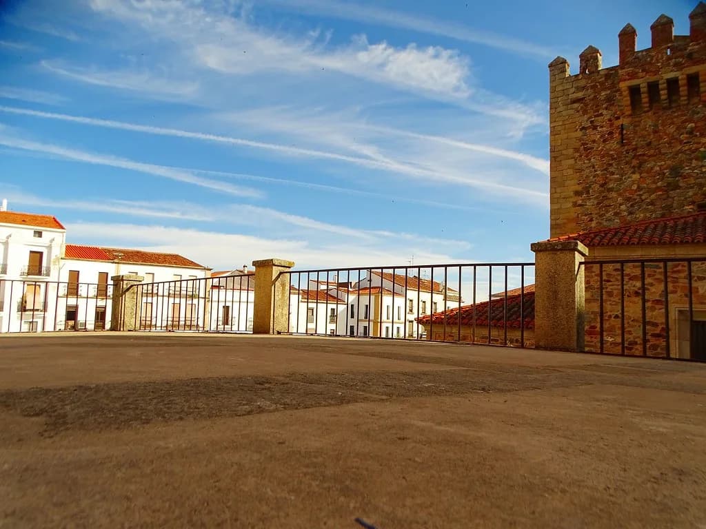 Cáceres Holy Week Travel Guide: Processions & Tips