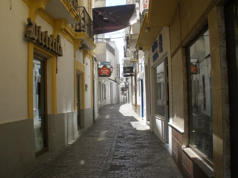 Caseta Etiquette at Feria de Tarifa: A Visitor's Guide