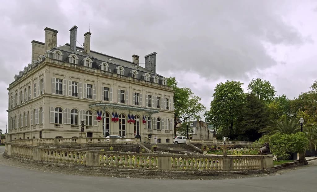 Habits de Lumière Épernay: Where to Stay & Practical Tips