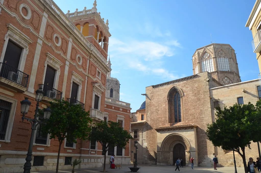 Las Fallas Valencia Complete Guide: History, Events & First-Time Visitor Tips
