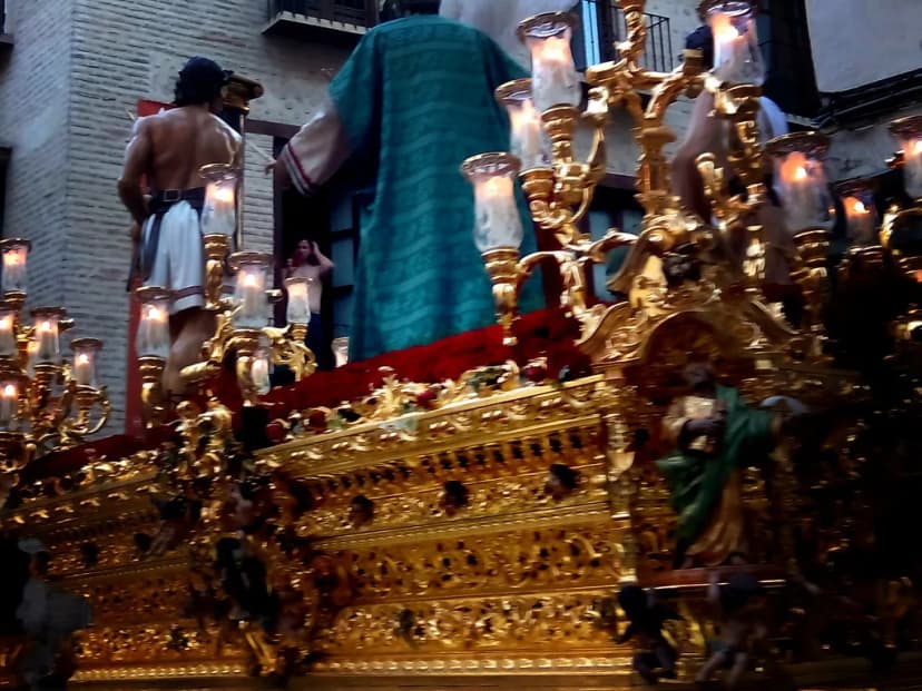 Where to Watch Semana Santa Processions in Granada: Best Spots & Tips