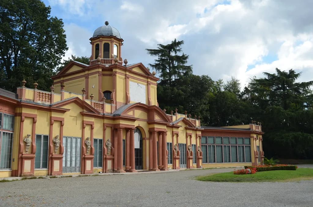 Teatro Comunale Modena Tickets and Seating Guide