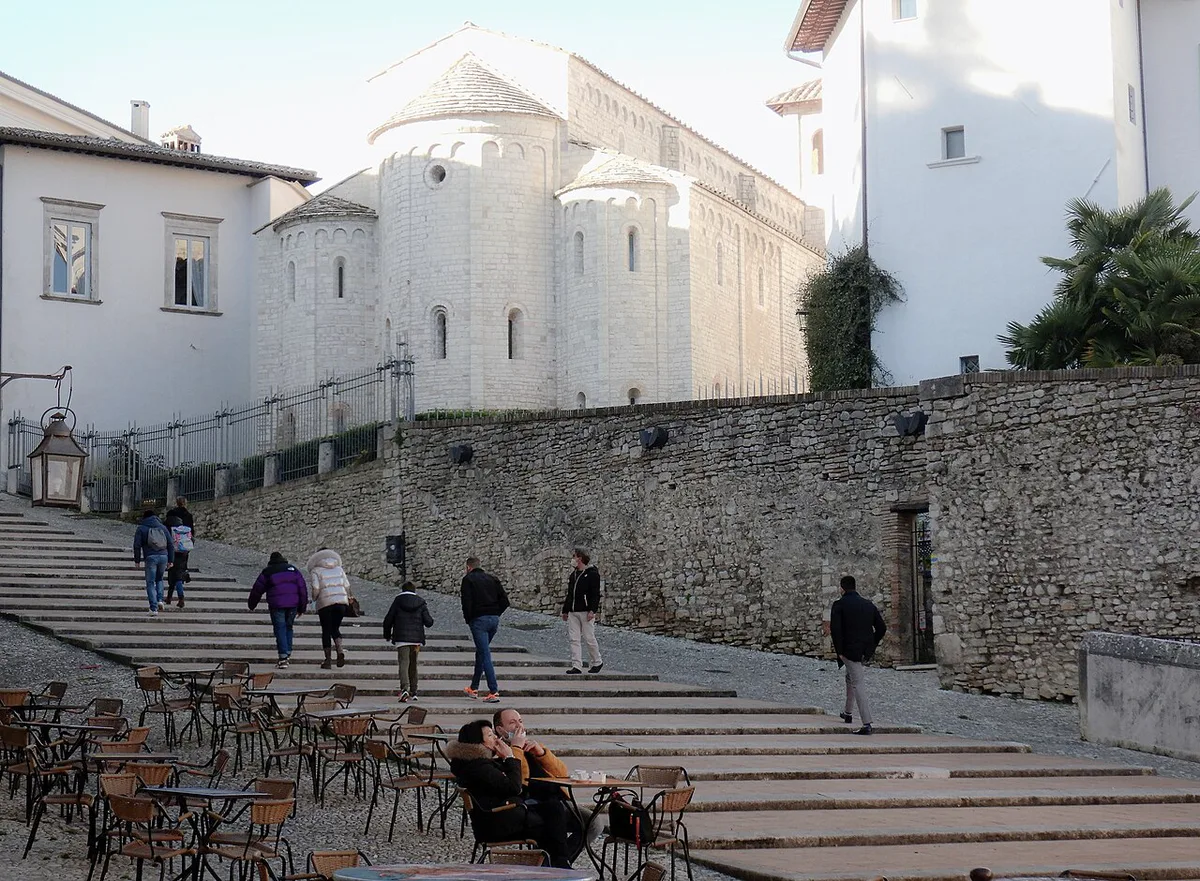 Evening performance in the cathedral square during the Spoleto festival — 1