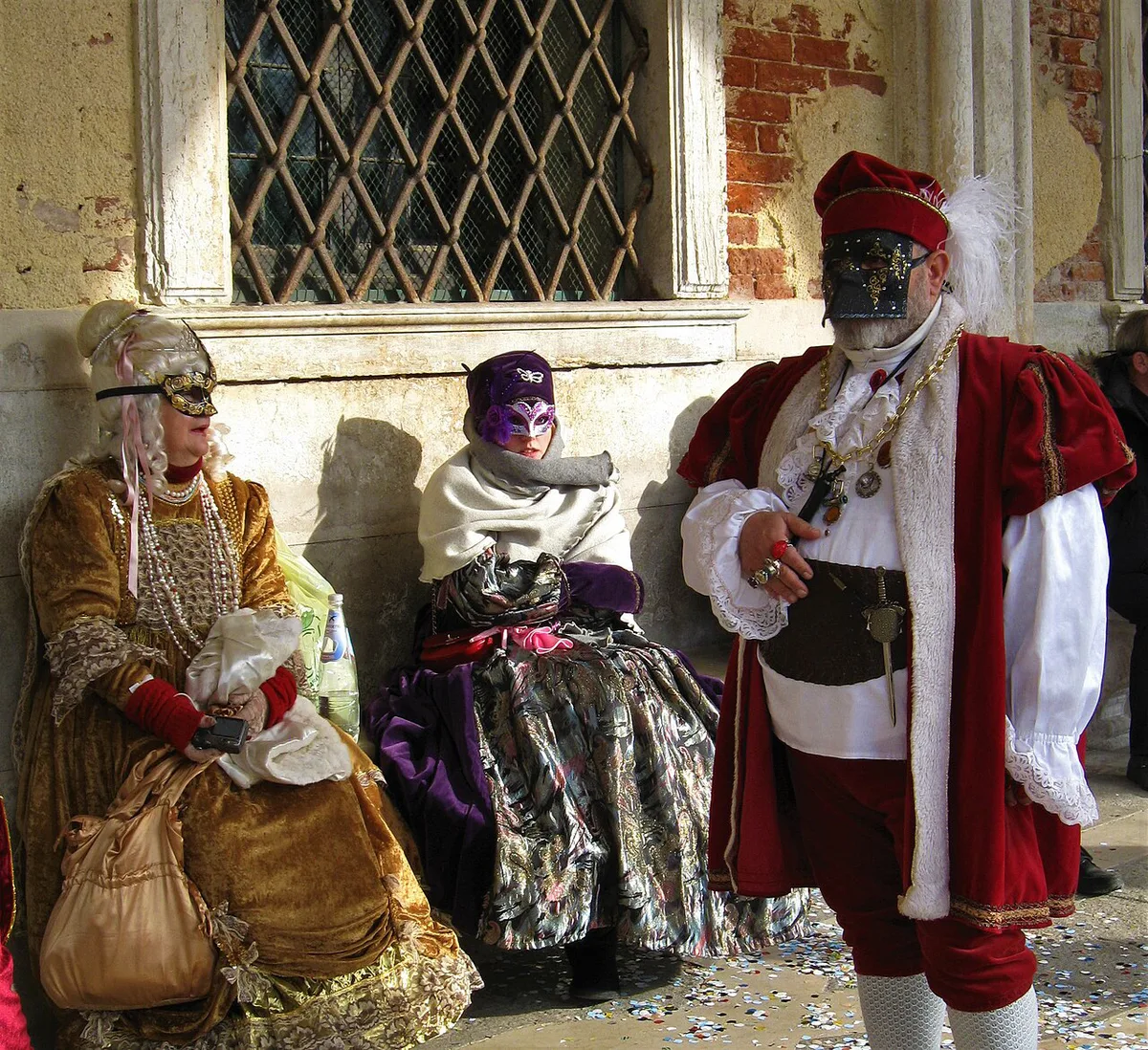 Masked figures in costume during carnival in Italy — 1