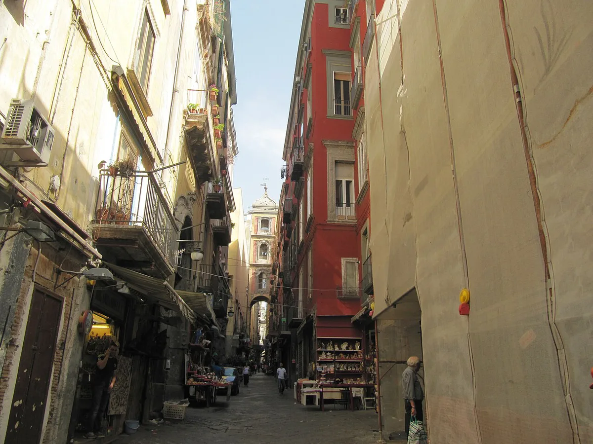 Napoli  Via San Gregorio Armeno — 2