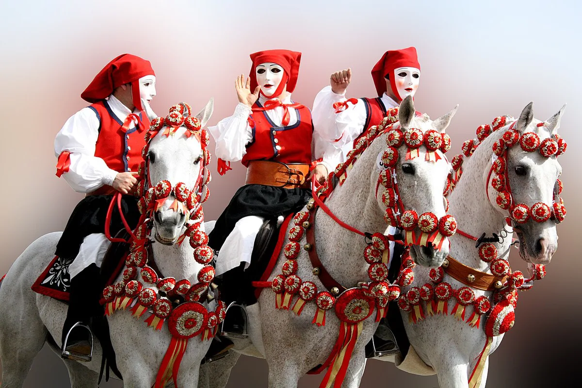 Masked rider lancing the silver star at the Sartiglia in Oristano — 1