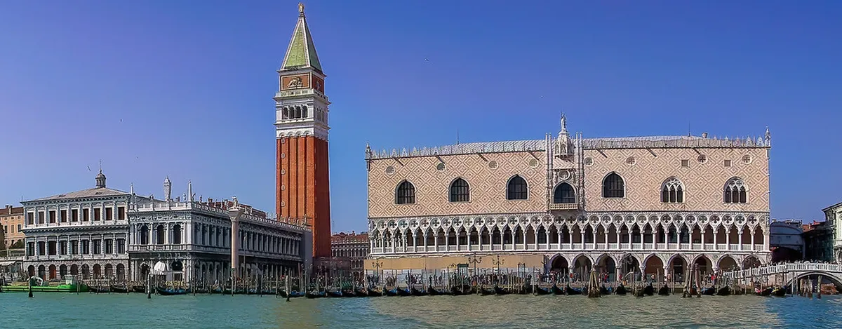 Costume Rentals, Transport, and the Booking Timeline in Venice